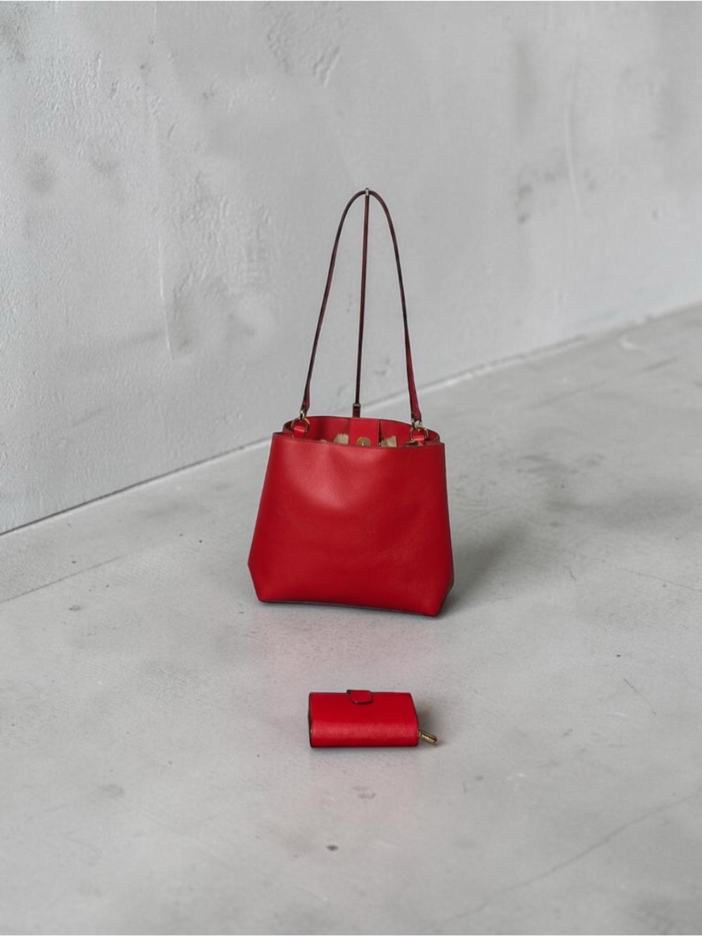 Michael Kors Red Leather Shoulder Bag Bucket Tote Set & Matching Wallet
